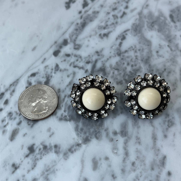 Lawrence VRBA Signed Statement Crystal Clip-On Earrings - Picture 4 of 6